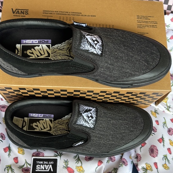 Vans Men’s Bmx Slip-On
Fast And Loose Black
VN0005V1BLA
Sneakers - Picture 3 of 16
